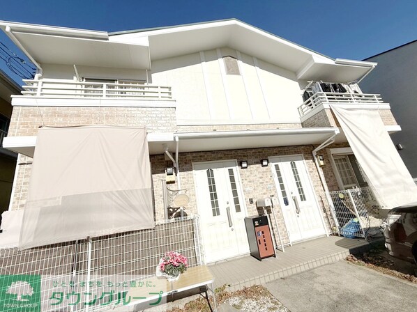 シャンド・フルールの物件外観写真